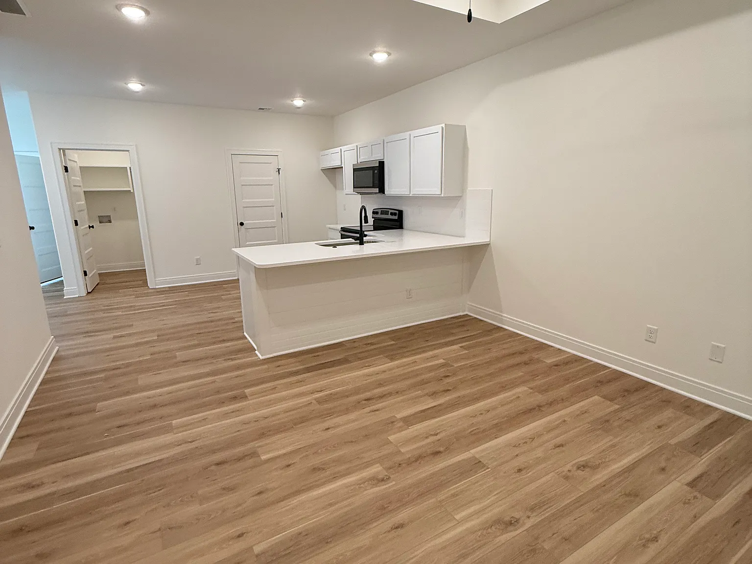 3 bed, 1164 sqft, $1,550 — Photo 3