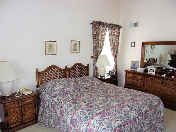 4th image of 981A Thornbury Ln