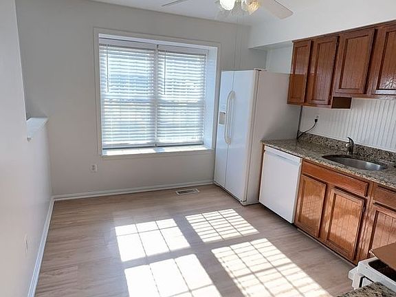 3rd image of 5207 Harbor Court Dr