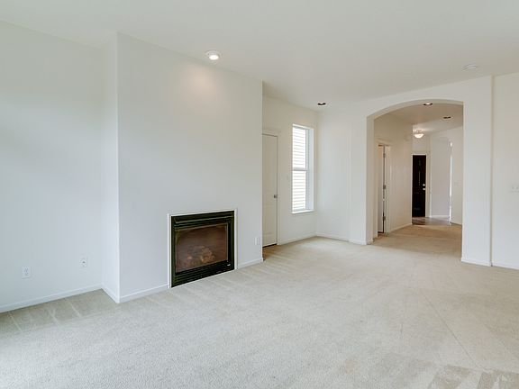 4th image of 916 SE Elina Ave