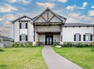 526 Angus Trl, Angleton, TX 77515