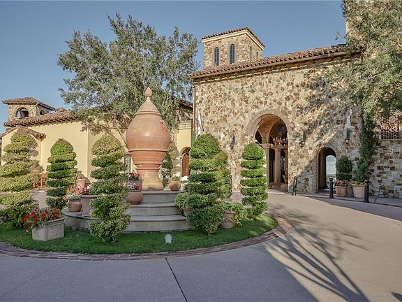5th image of 16234 Pendio Dr