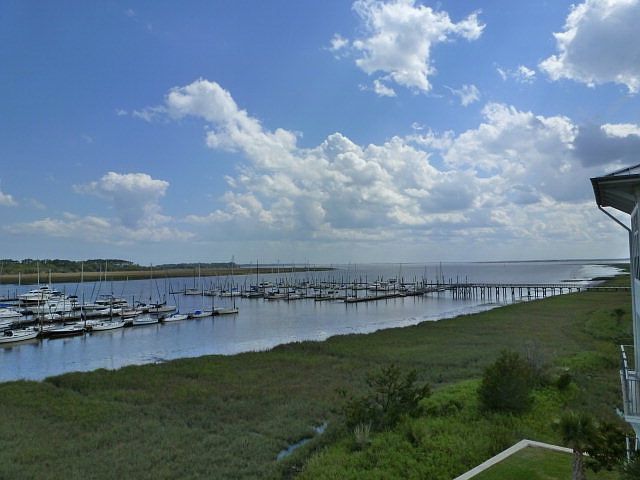 1st image of 20 Waterfront Dr APT 323
