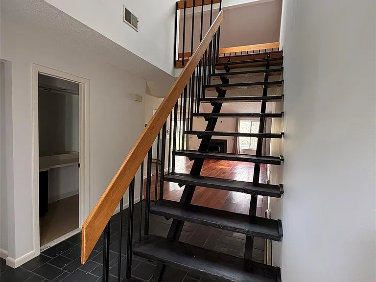 73 Cornwall Cir — Photo 9