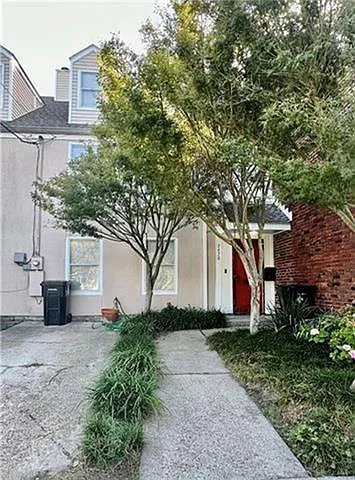 2 bed, 1.5 bath, 1817 sqft, $2,200 — Photo 1