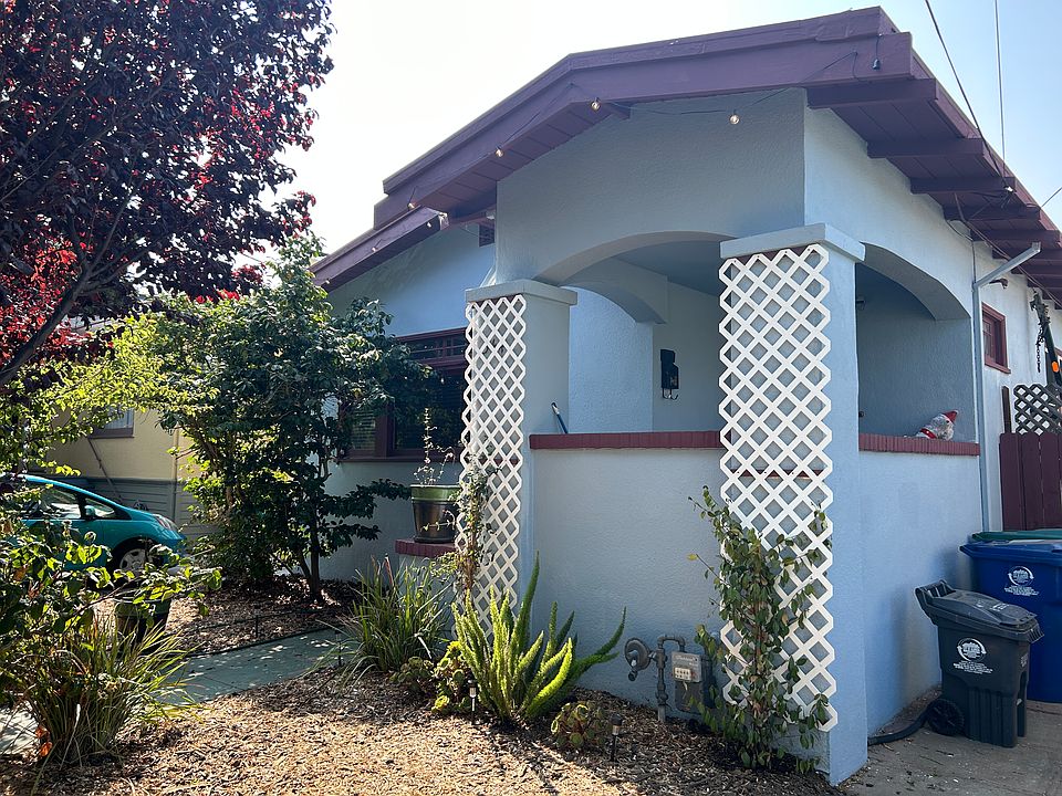 Front of house. Driveway