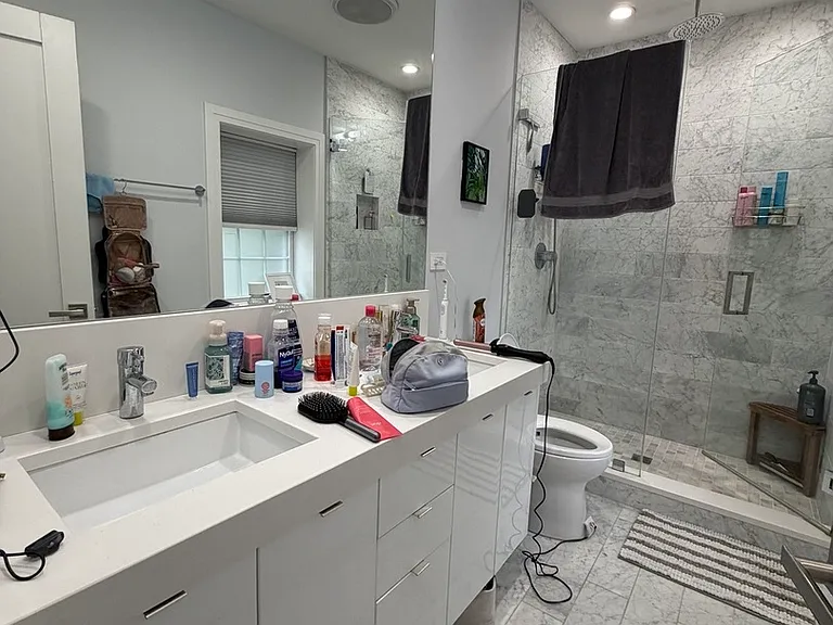 2145 W Fletcher St #3R — Photo 6