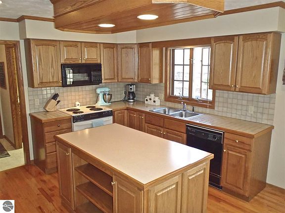 4th image of 5265 N Liberty Dr