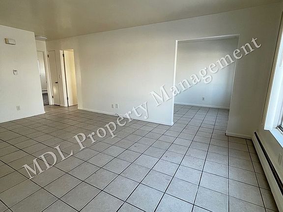2nd image of 2207 Weiss St