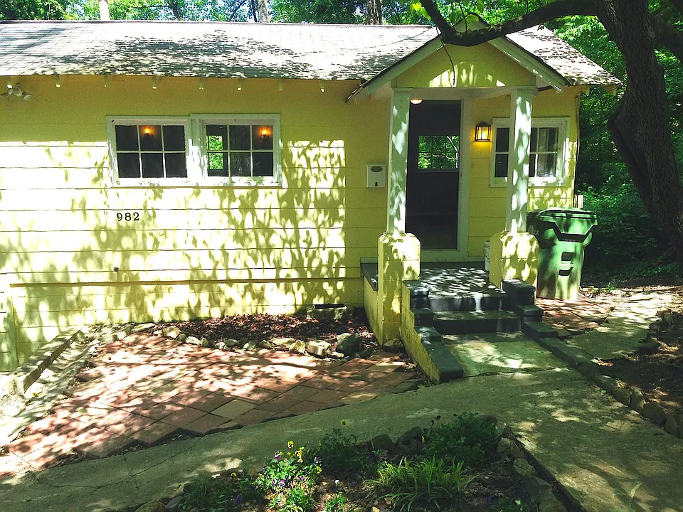 Sloan Cir SE