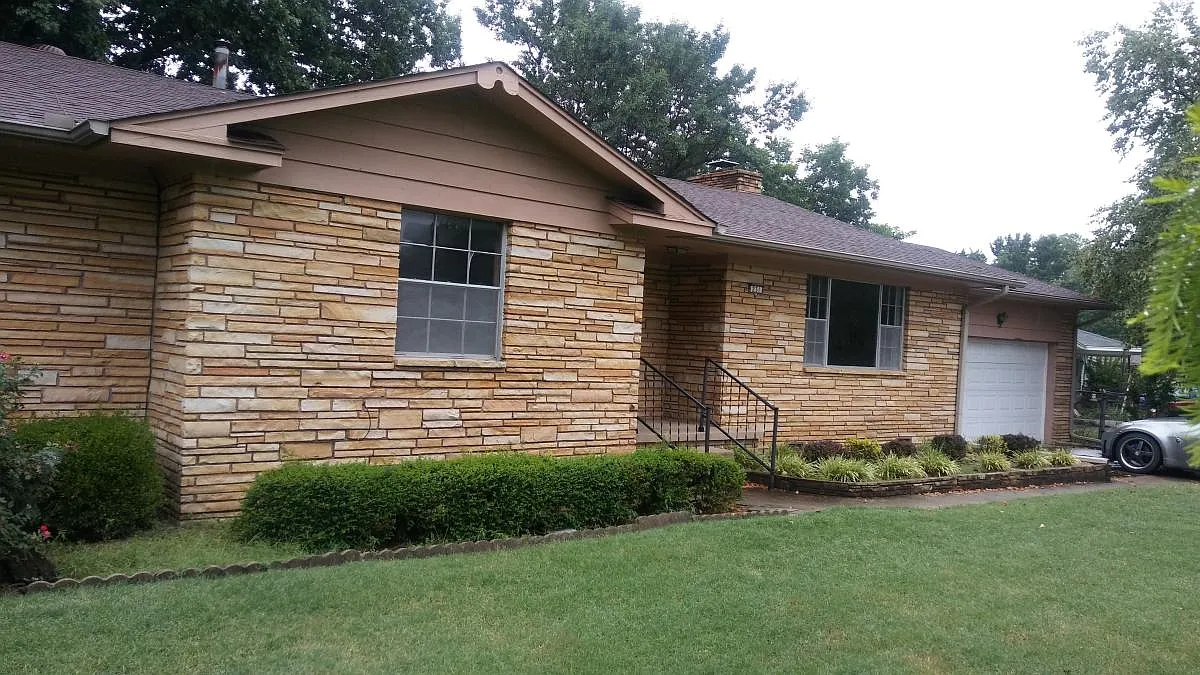 3 bed, 1724 sqft, $1,900 — Photo 3