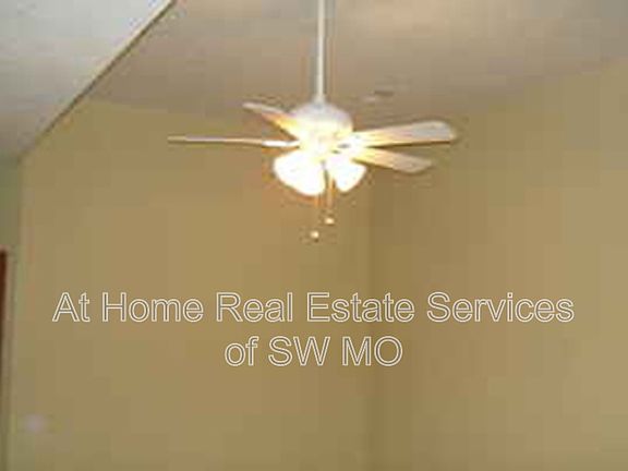 4th image of 5556 N Green Ln