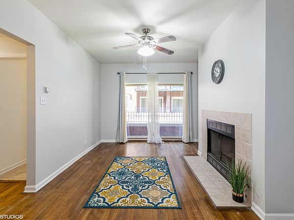 3rd image of 5142 S King Dr #D1
