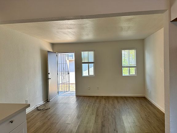 3rd image of 1040 Sonoma Ave APT B