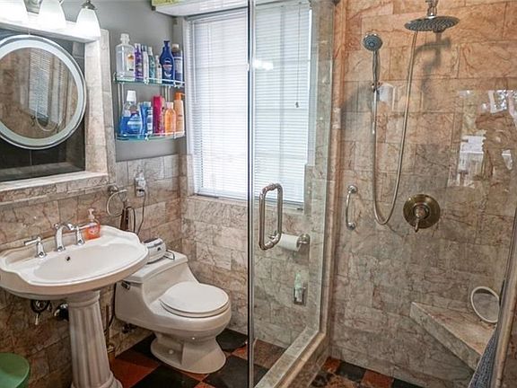 5th image of 12024 Califa St #12026