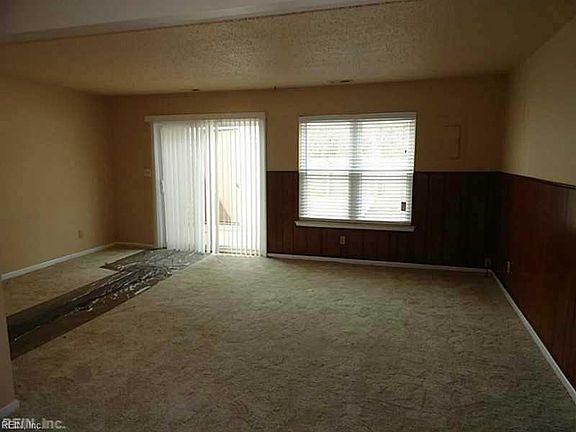 3rd image of 5349 Grand Lake Cres