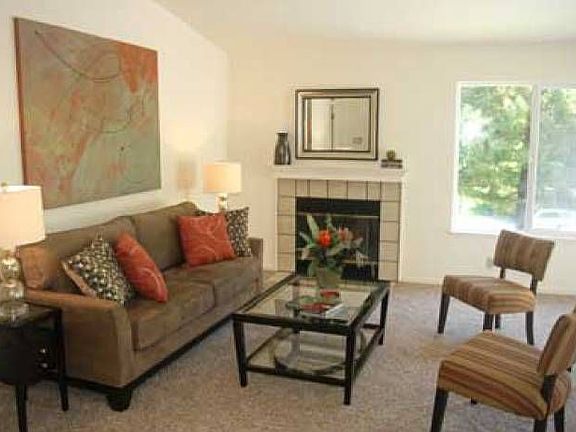 2nd image of 730 Canyon Oaks Dr APT E