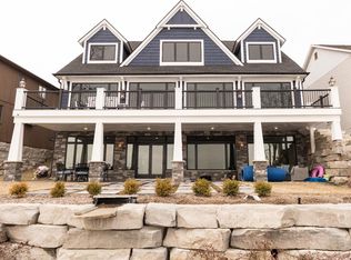 2437 Davis Rd, Fenton, MI 48430