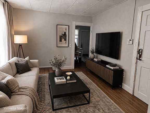 3rd image of 232 Bennington St #2