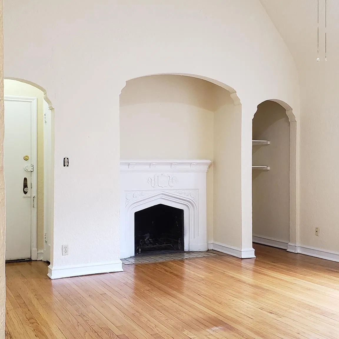 2 bed, 1003 sqft, $1,100 — Photo 3