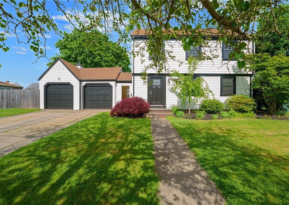 55 Roslyn Ave, Cranston, RI 02910 Zillow