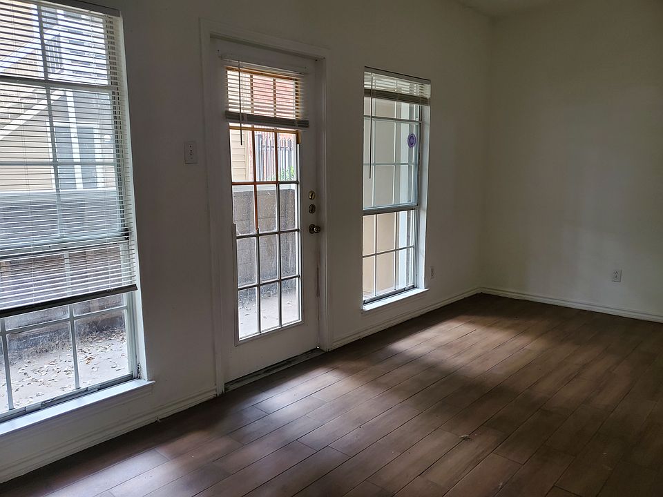 1st image of 3615 W Northgate Dr #208