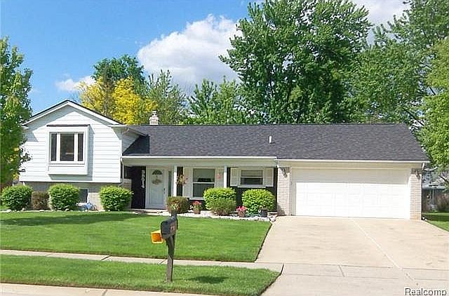 1st image of 38514 Laurenwood St