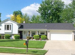 38514 Laurenwood St, Wayne, MI 48184