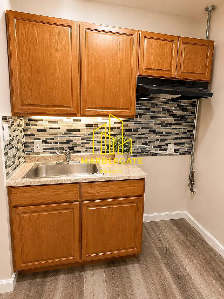 2 bed, 850 sqft, $1,650 — Photo 1