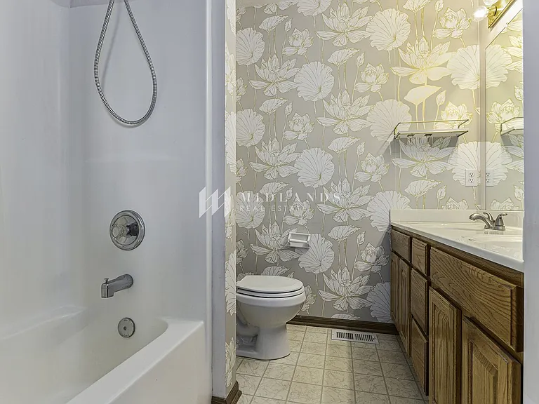 2704 Michaela St — Photo 12