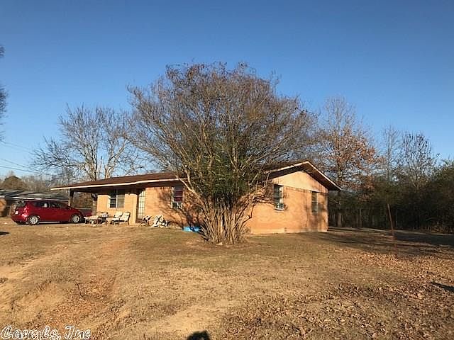 1st image of 10 Caddo Dr