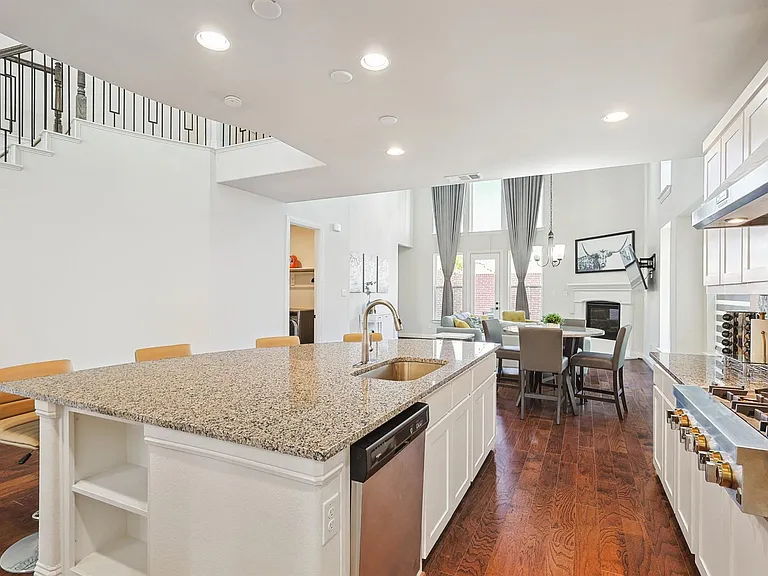 2338 Perdue Ave — Photo 16