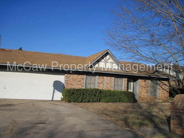 1st image of 808 Lottie Ln