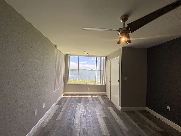2810 N Oakland Forest Dr #104 — Photo 17