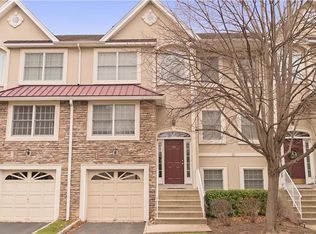 26 Tuxedo Ln, Congers, NY 10920