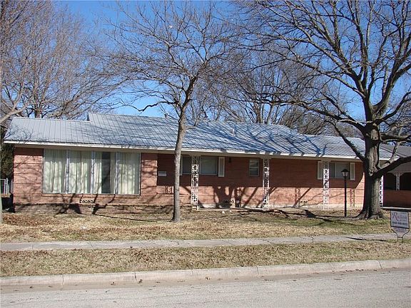 3rd image of 1719 Morningside Dr