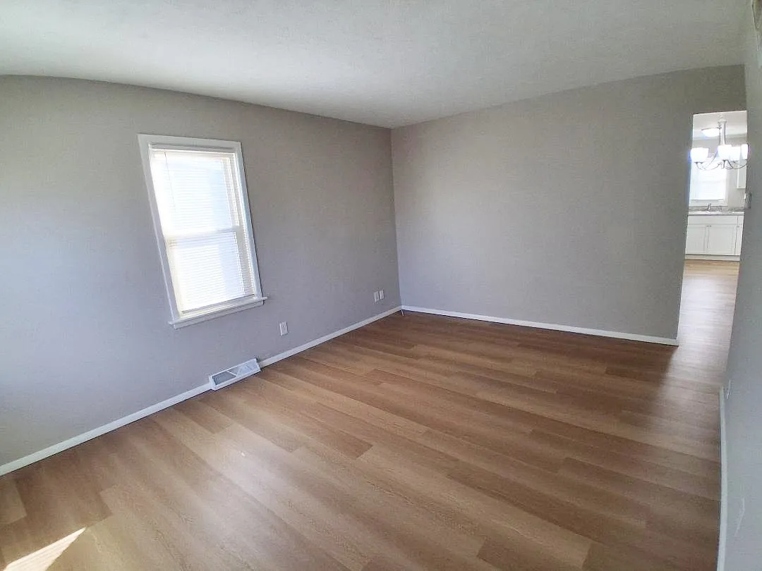 2 bed, 929 sqft, $1,199 — Photo 3