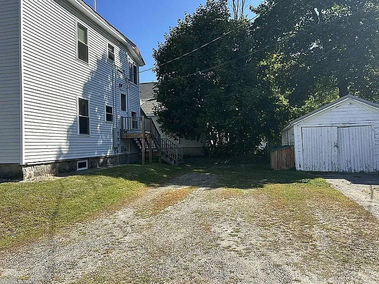 26 Central St — Photo 12