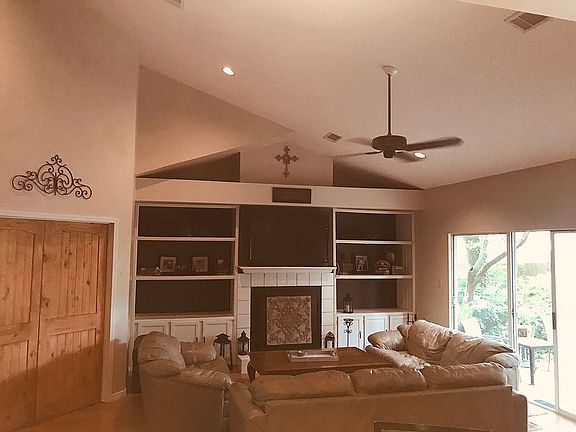 2nd image of 1460 Kingslake Dr