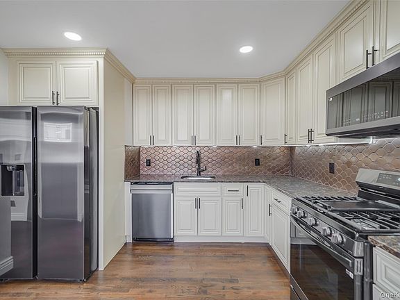 4th image of 8 Elwood Road