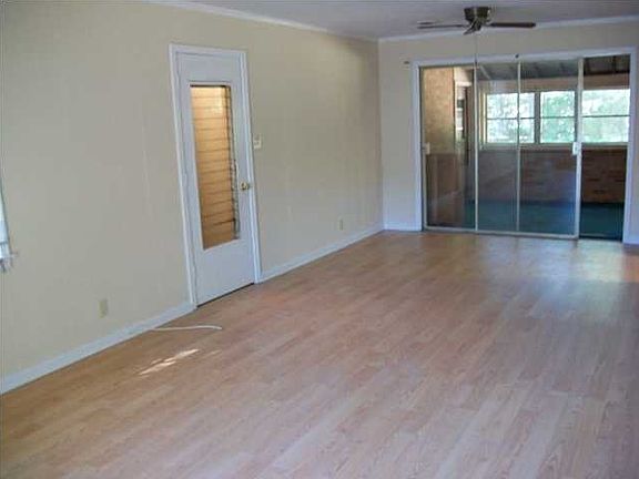 3rd image of 2410 Gladlane Dr