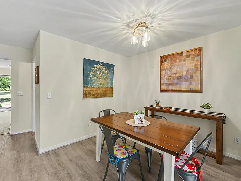 1263 Marshview Dr — Photo 5