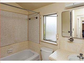 3rd image of 1040 Pinehurst Dr