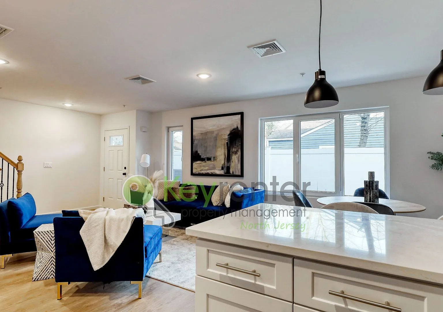 Modern New Construction 2 Bedroom Townhome with Garage & Driveway First Occupancy! — Photo 3