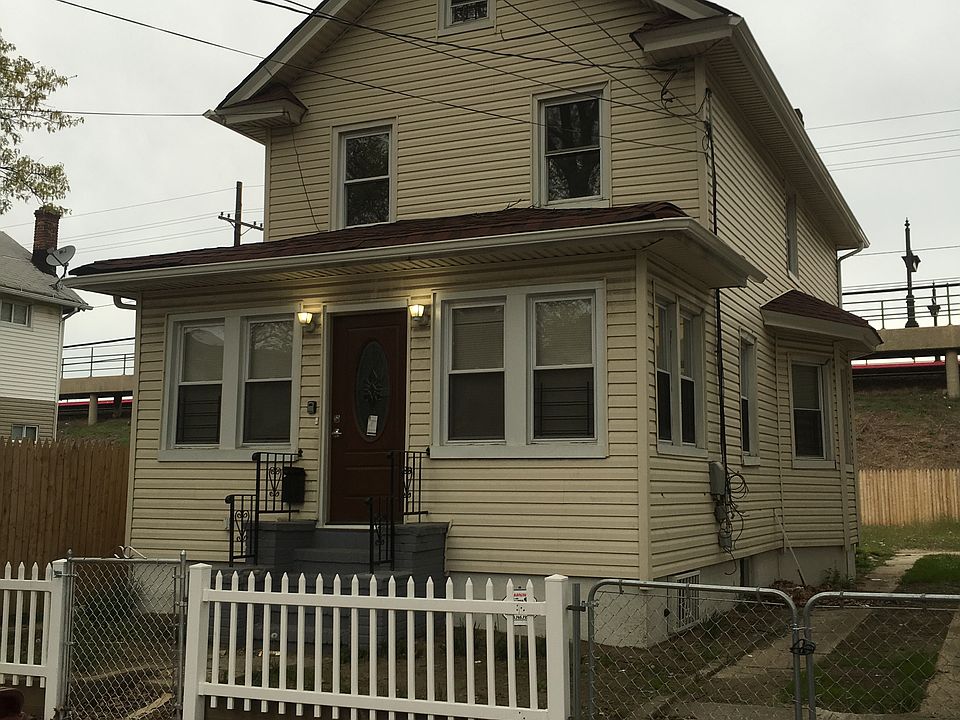 1st image of 13465 Bedell St