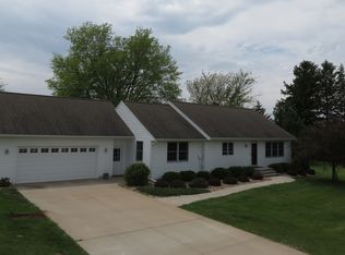 3256 74th St, Fairfax, IA 52228
