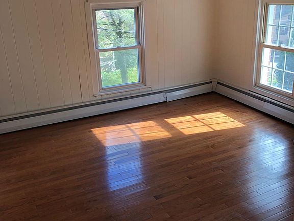 Living Room (Photo 2)