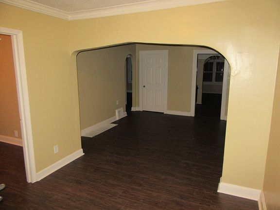 3rd image of 2320 E 55th St