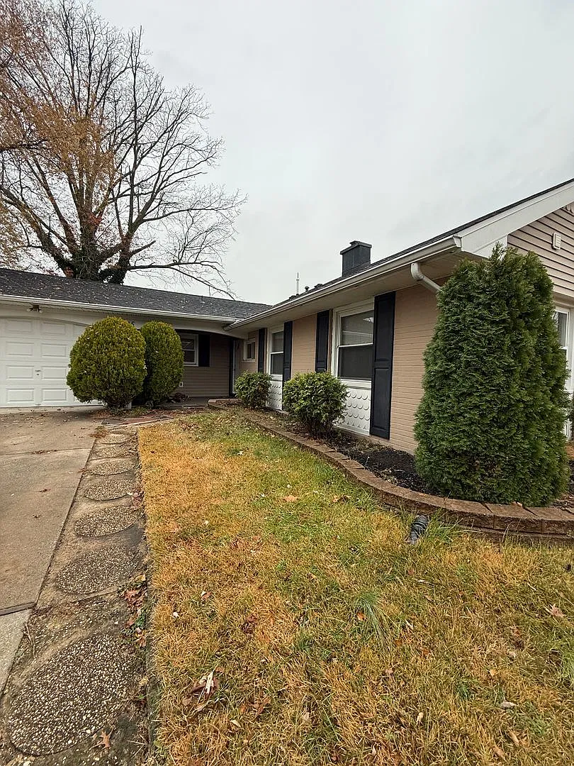 25 Pembrook Ln — Photo 1