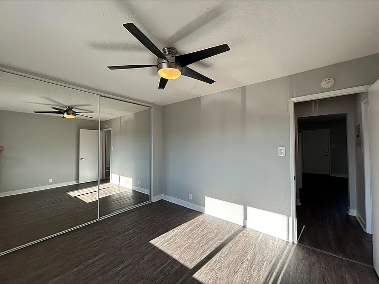 The Circle Apartments at Long Beach — Photo 64